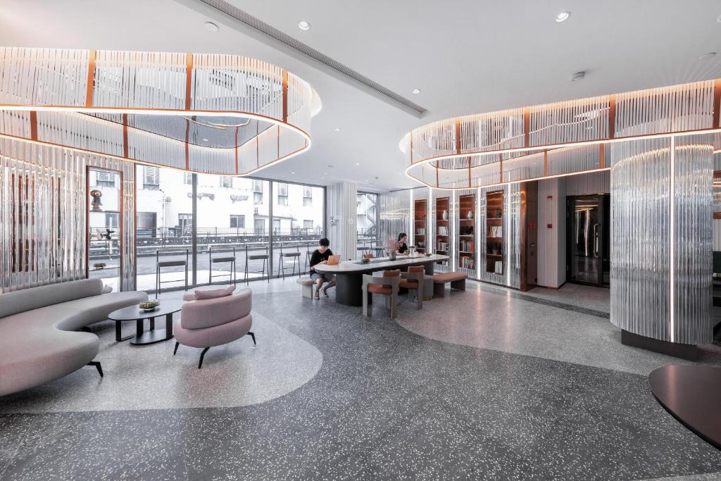 Posezení v ubytování Atour Light Hotel Shanghai Pudong Zhangjiang Park Riverside
