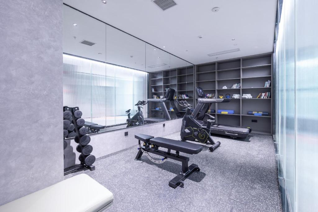 Fitness centrum a/nebo fitness zařízení v ubytování Atour Light Hotel Fuzhou Sanfang Qixiang