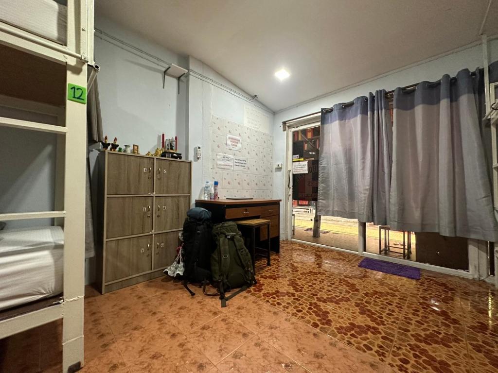 Postel nebo postele na pokoji v ubytování Hangover Hostel