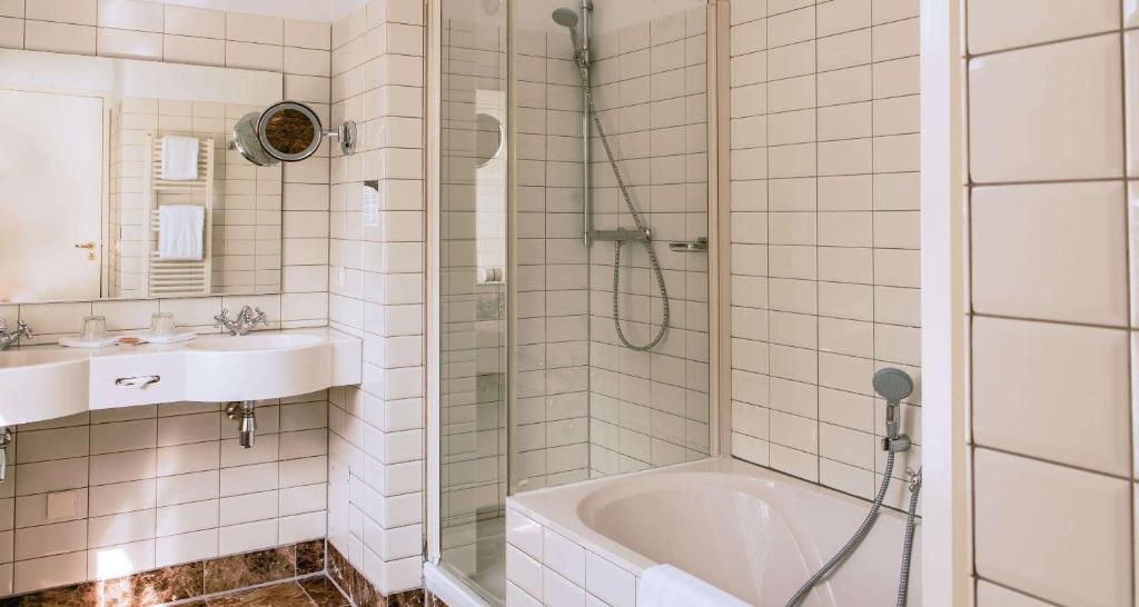 Koupelna v ubytování Grand Hotel Karel V