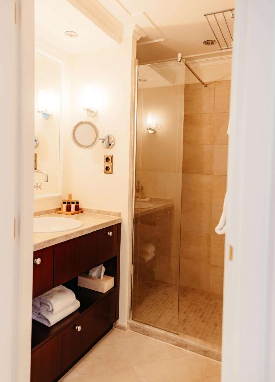 Koupelna v ubytování Grand Hotel Karel V