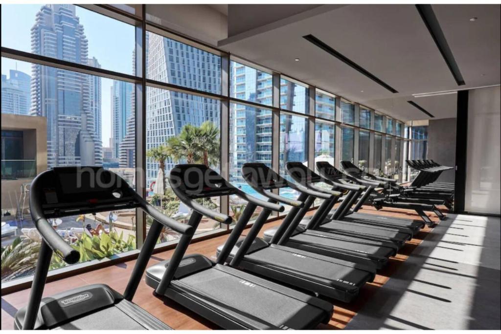 HomesGetaway -1BR Brand New Apartment in Jumeirah Living Marina Gate