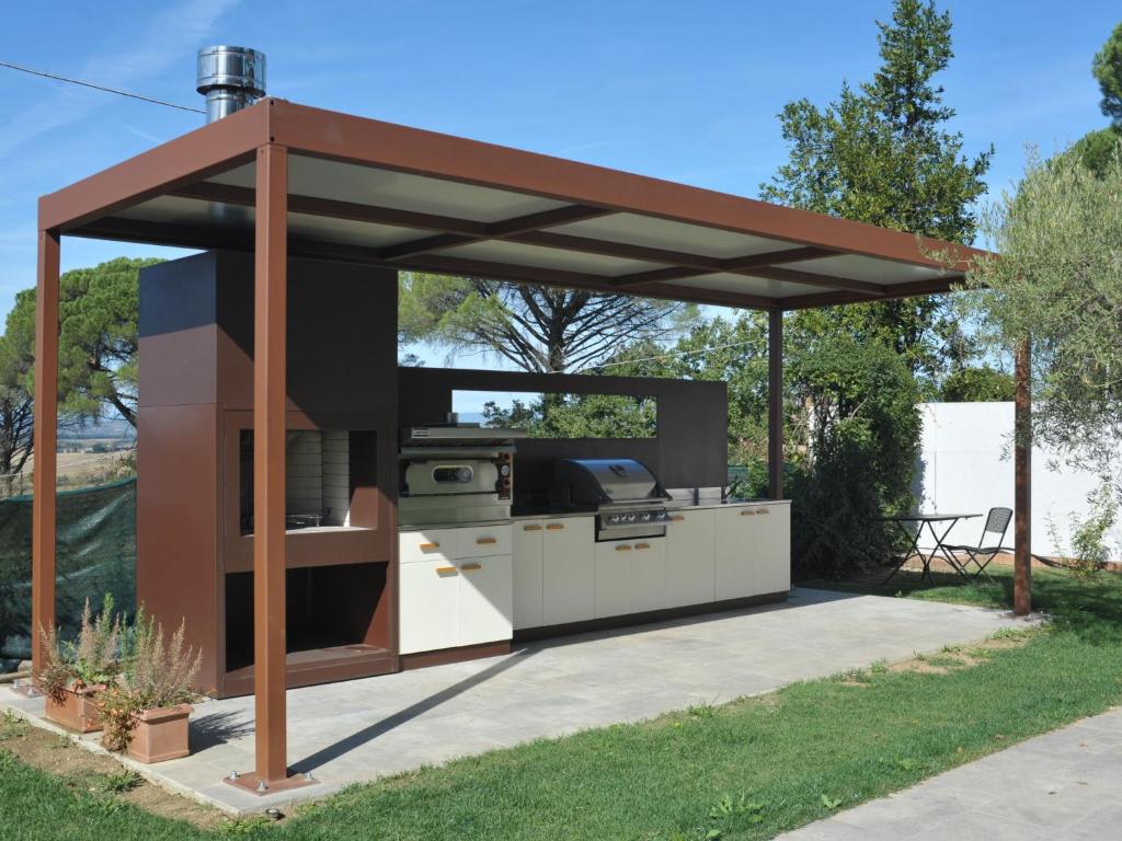 Vonkajšia záhrada v ubytovaní Villa Angeli by Interhome