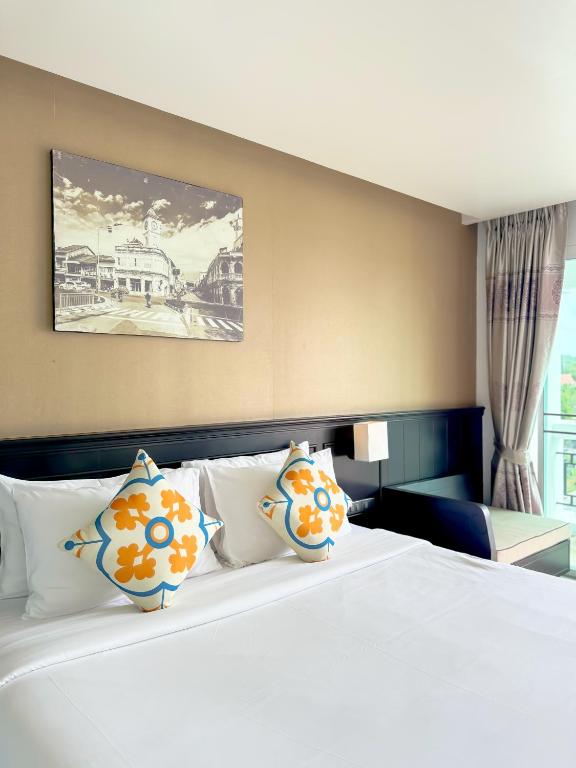 
Superior Double with Bathtub
