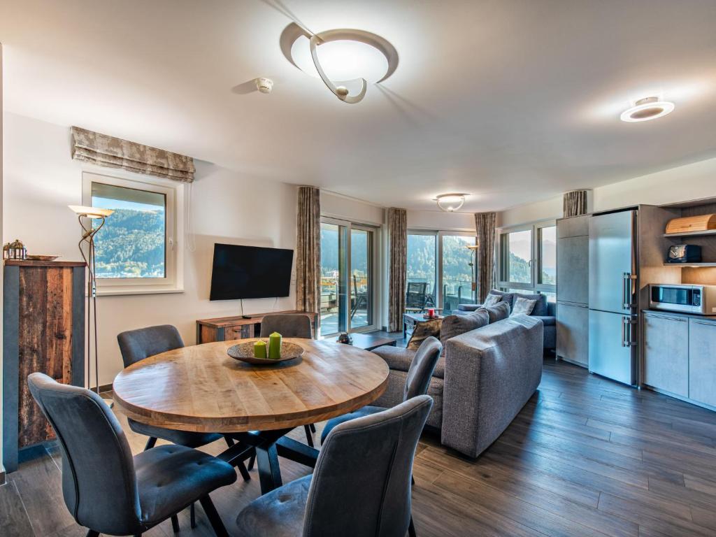 Kuchyň nebo kuchyňský kout v ubytování Apartment Terrassentraum alpe maritima Ski&See-15 by Interhome