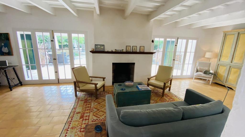 A seating area at Holiday Home Casa MADORIA