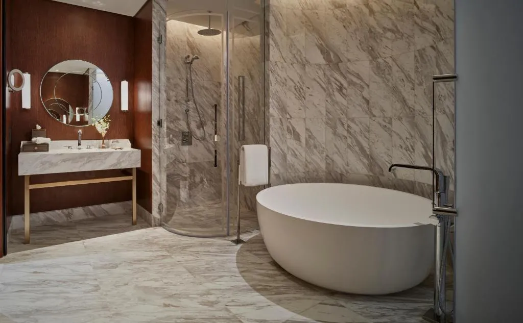 King Grand Corner Suite with Panoramic View