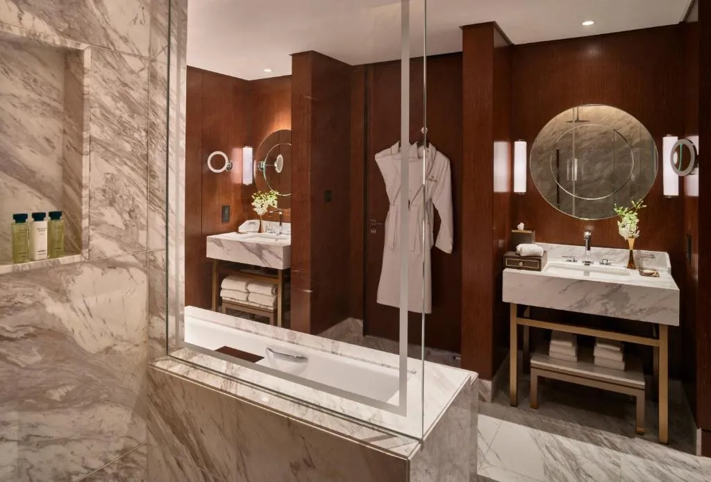 King Premier Suite with Dubai Downtown View