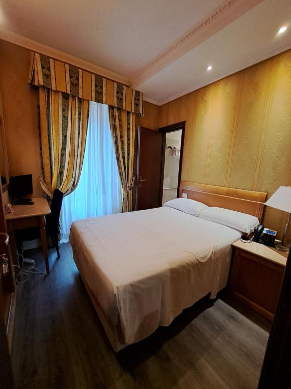 Hotel dei Quiriti - Resim 42