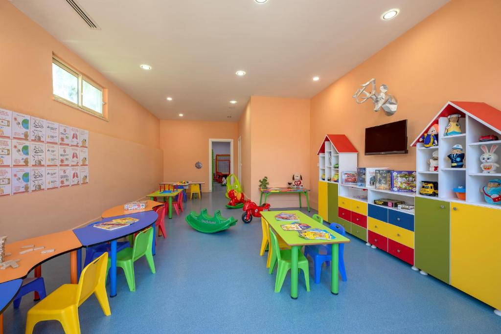 Dětský klub v ubytování L'Oceanica Beach Resort