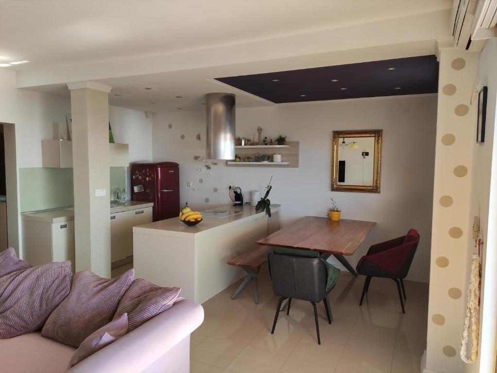 Kuchyň nebo kuchyňský kout v ubytování Apartments Marina