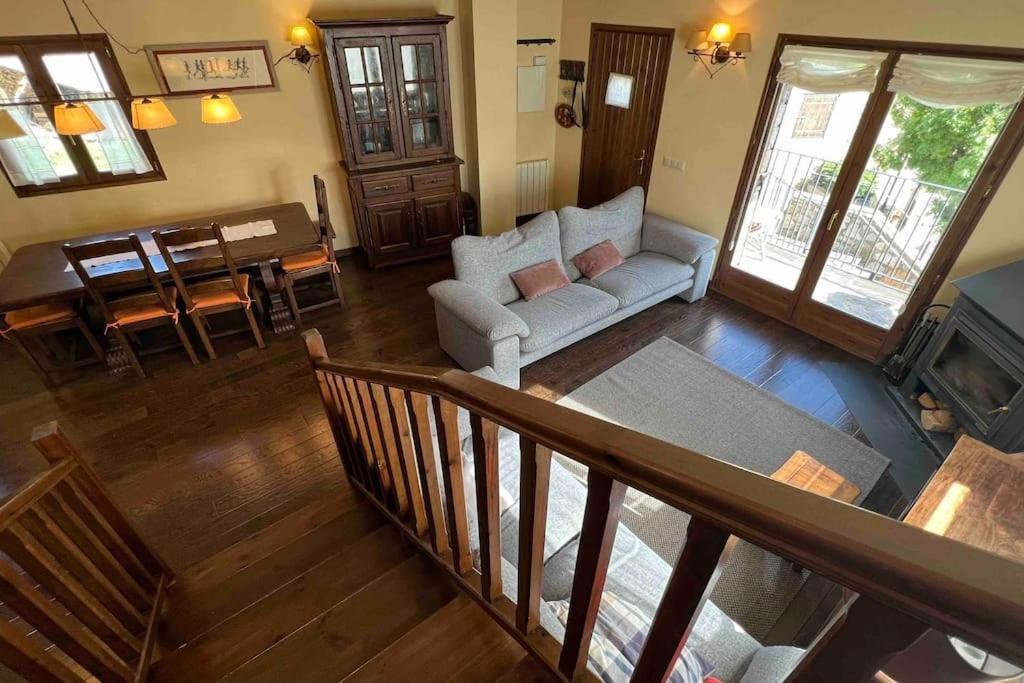 Posezení v ubytování Cal Cente d'Isòvol - Mountain House with Garden and Views