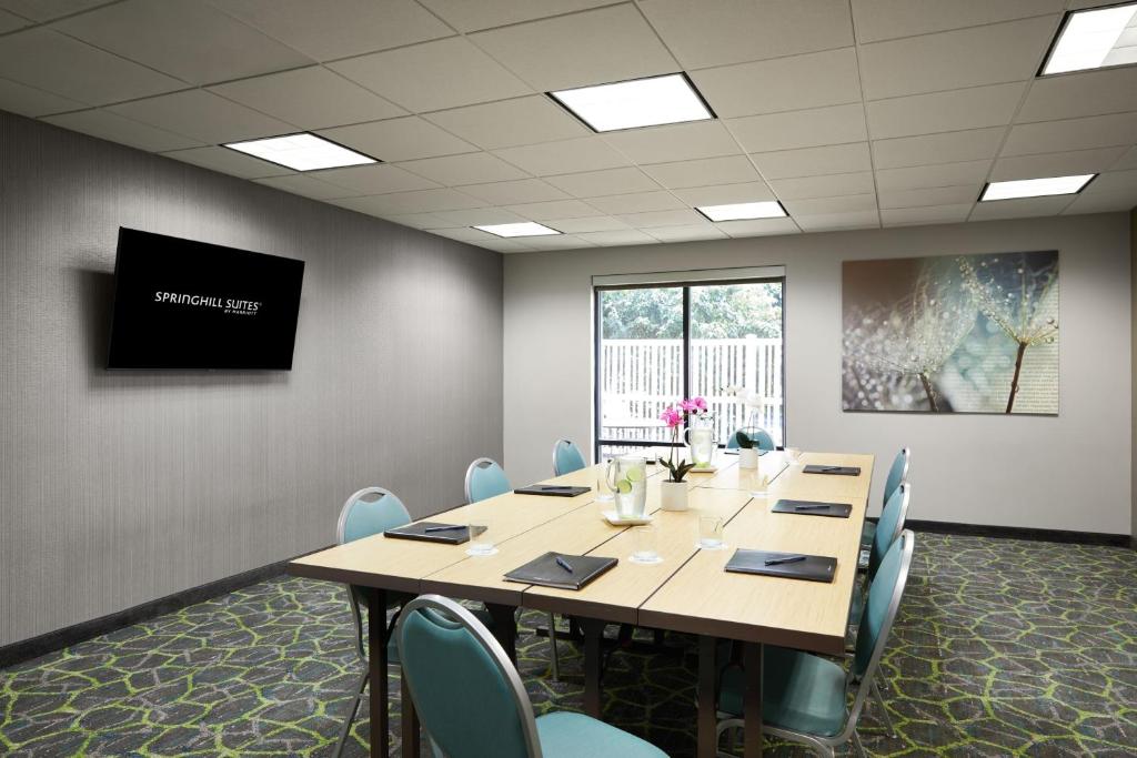 SpringHill Suites St. Louis Airport/Earth City photo