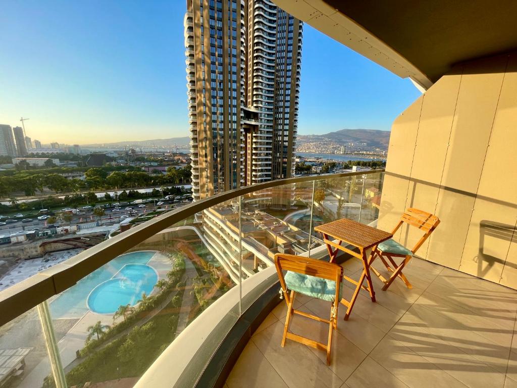 Full deniz manzaralı İzmir’in merkezinde muhteşem bir rezidans