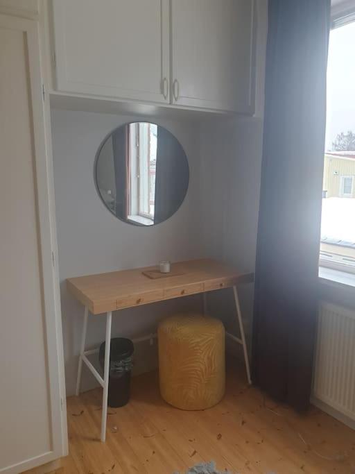 Fotografie z fotogalerie ubytování Centrala stan- 2-rums Gästsvit, perfekt för kollegor som önskar separata rum v destinaci Umeå