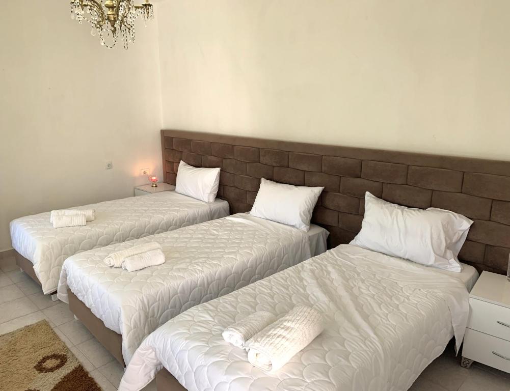 Aleko's Apartment Triple room