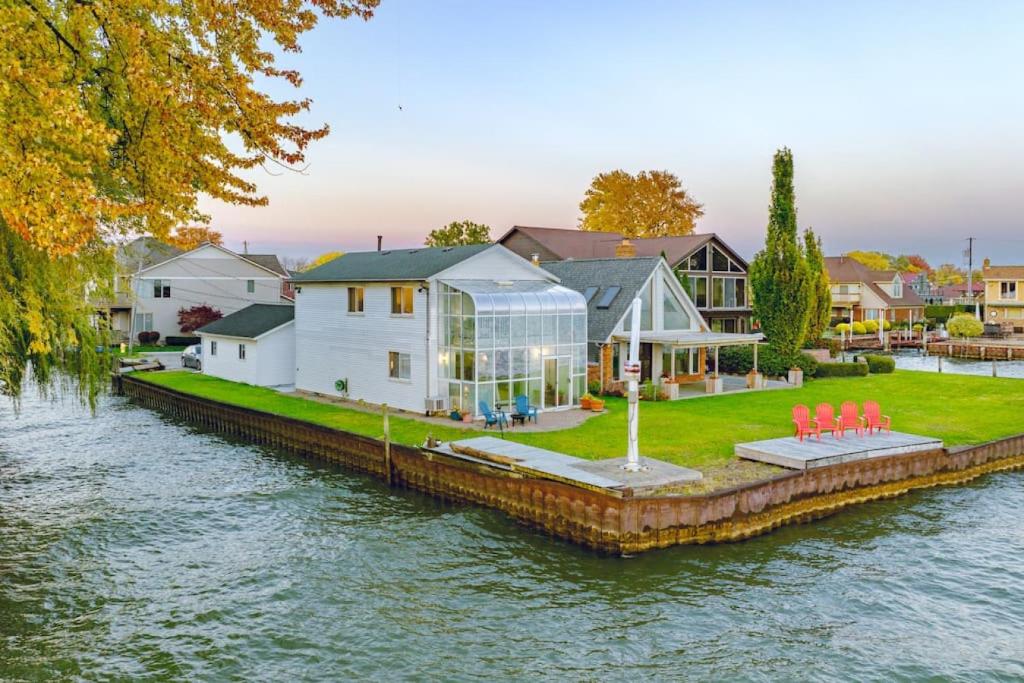 Φωτογραφία από το άλμπουμ του Enjoy Our Lakefront Paradise σε Clinton