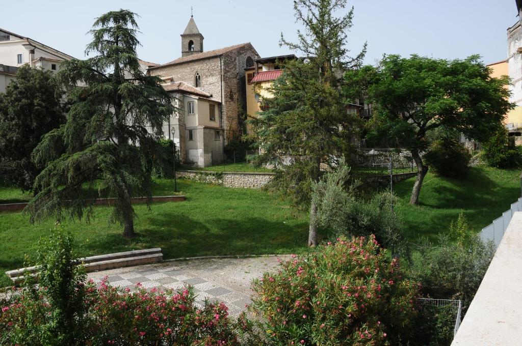 Vonkajšia záhrada v ubytovaní Hotel La Villa