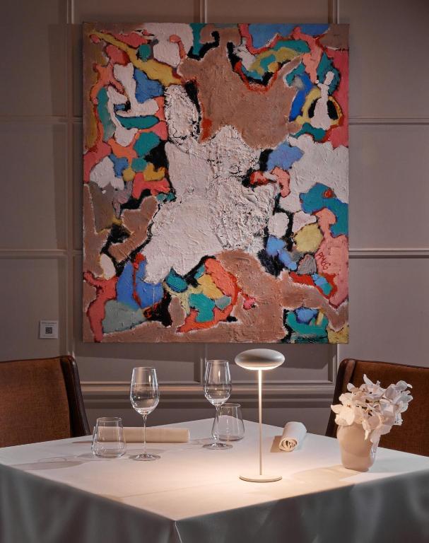 Four Seasons Hotel Prague - Resim 42