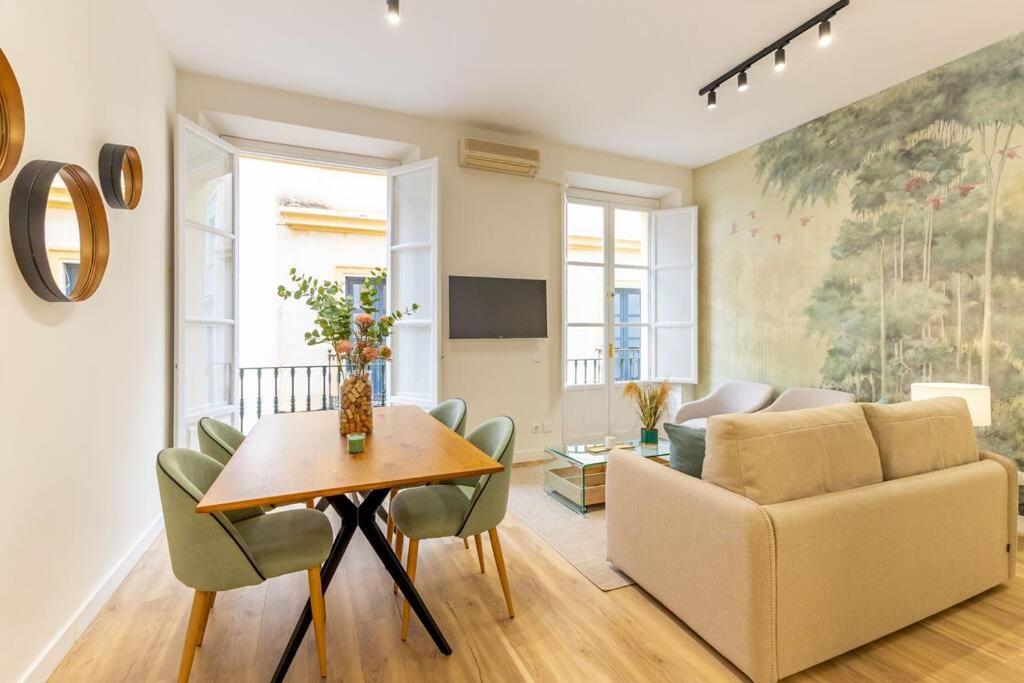 Juan de la Encina Central Suite