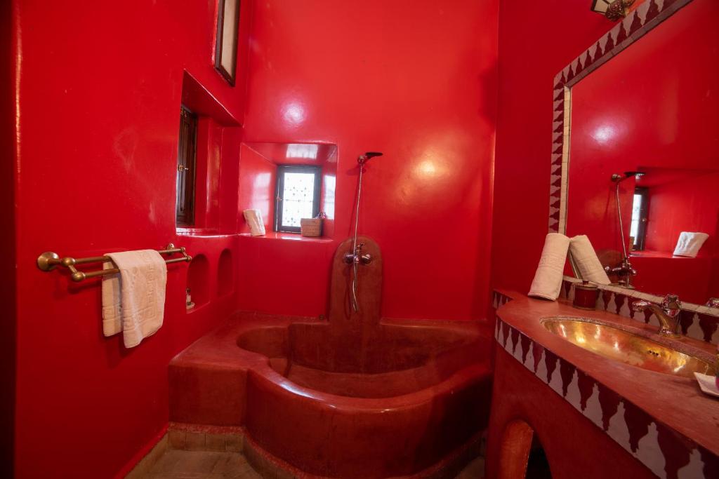 Koupelna v ubytování Riad Le Jardin de Lea, Suites & Spa
