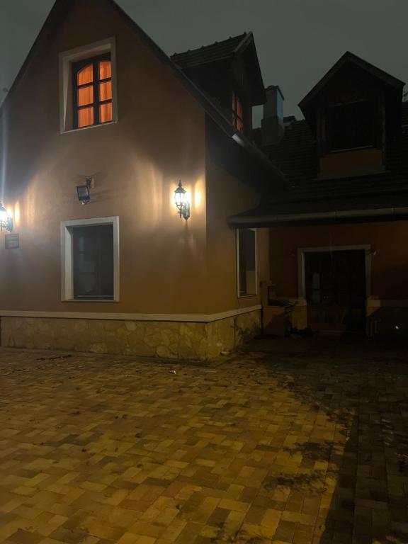 Budova, kde se hostel nachází