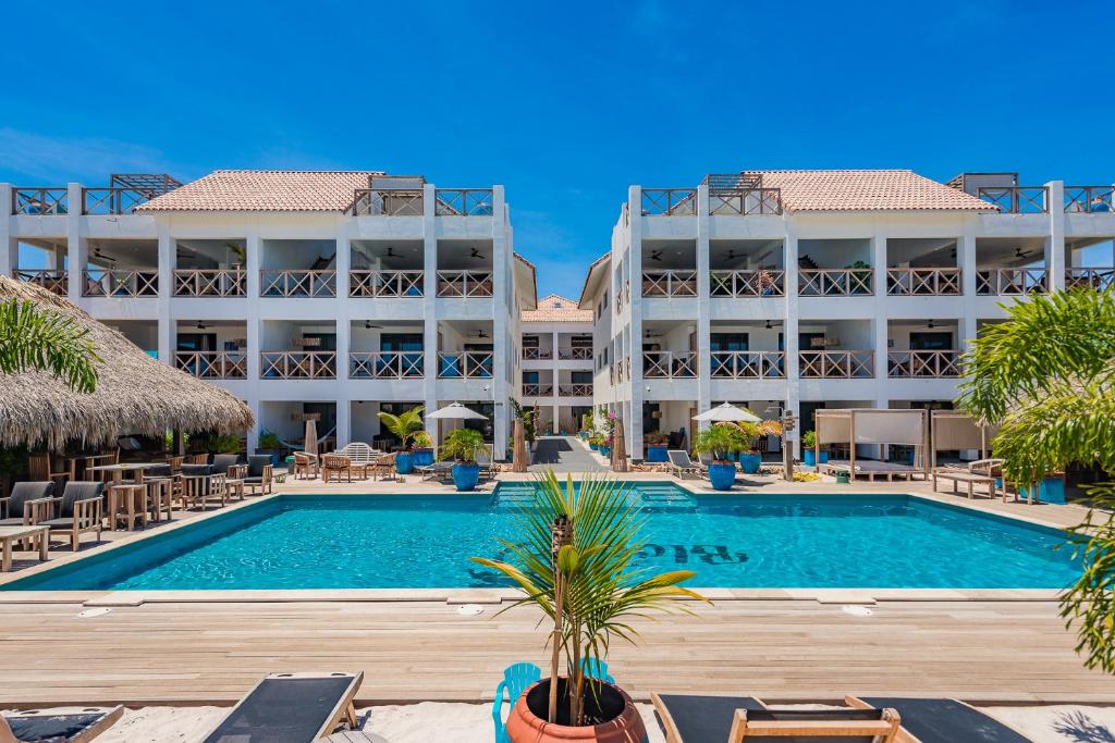 Bazén v ubytování Bloozz resort Bonaire nebo v jeho okolí