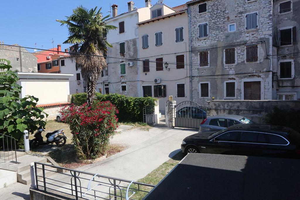 Budynek, w którym mieści się apartament