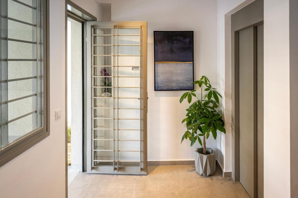 Athens Genesis Luxury Suites - 17