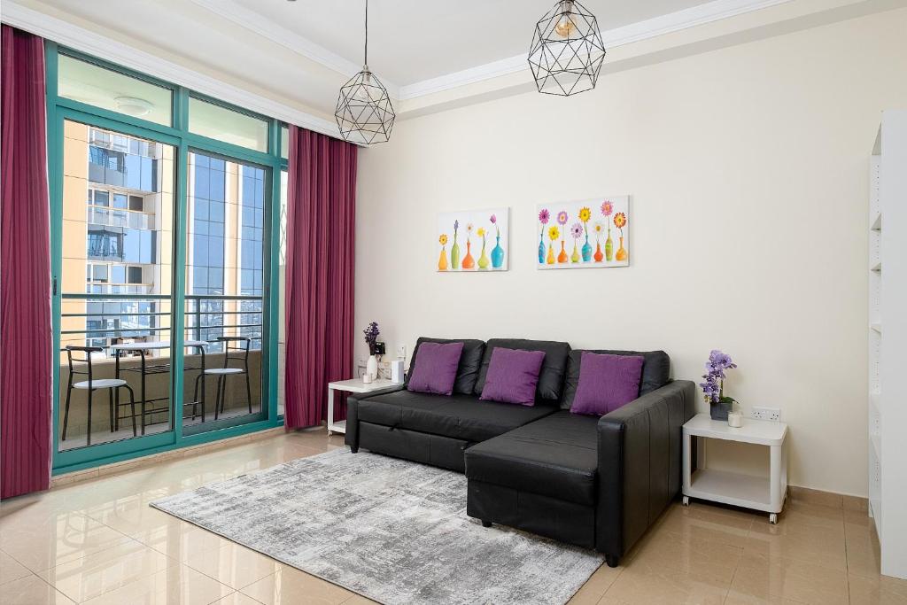 Fotografie z fotogalerie ubytování Delightful stay at the 1BR apt with coastal view v Dubaji