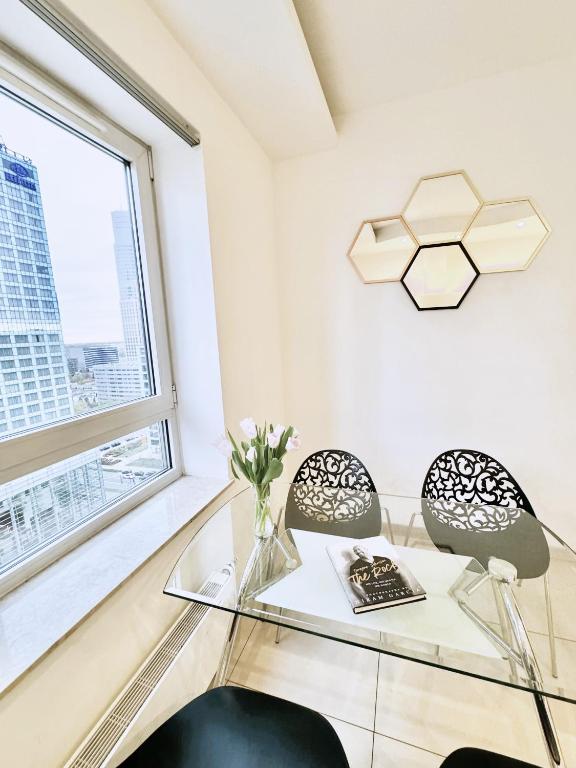 Platinum Towers Country 2 Country - Luxury Two-Bedroom Apartment