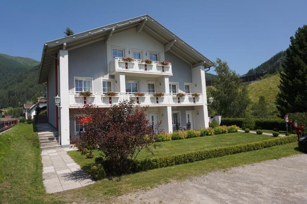 Nespecifikovaný výhled na hory nebo výhled na hory při pohledu z apartmánu