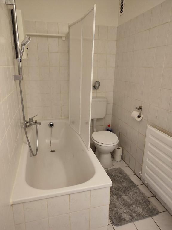 Moderne Ferienwohnung Messe Monteurwohnung Business Appartement Ratingen 4-5 P, Flughafen Düsseldorf - Apartamento De Un Dormitorio