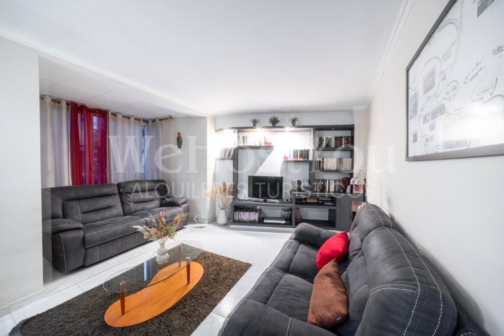 Bel Appartement Roses, Arenes 15 - WeHostYou