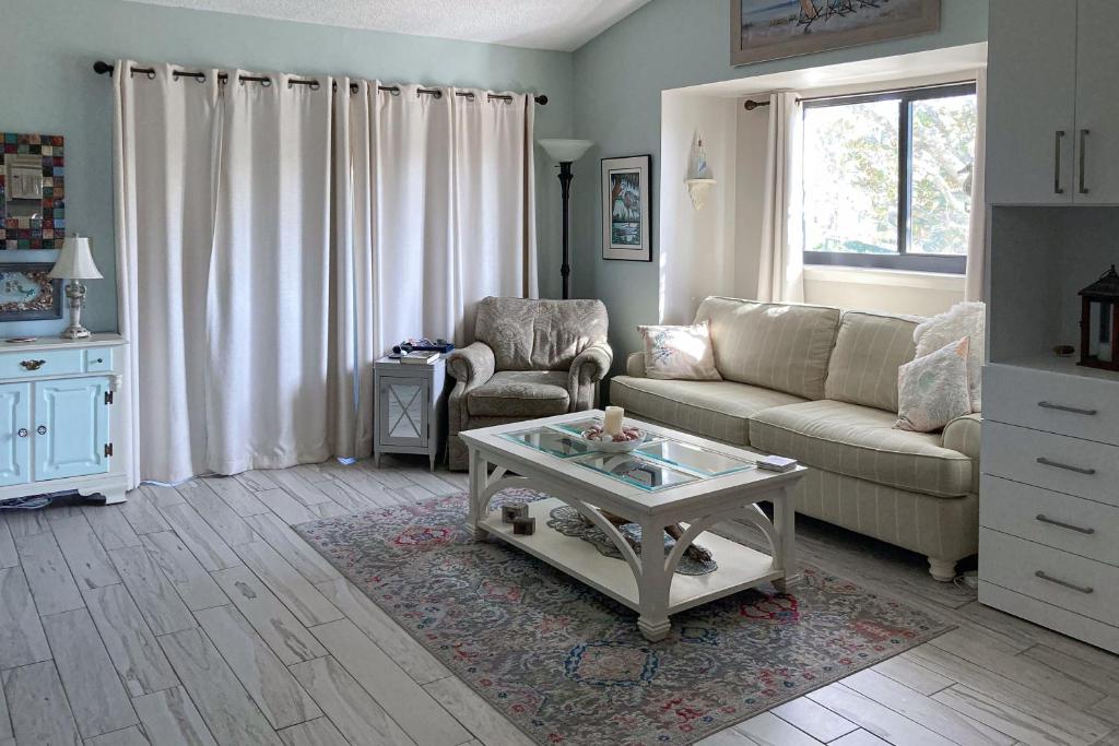 Gallery image of Ocean’s Treasures Retreat Beach Condo in Ponte Vedra Beach