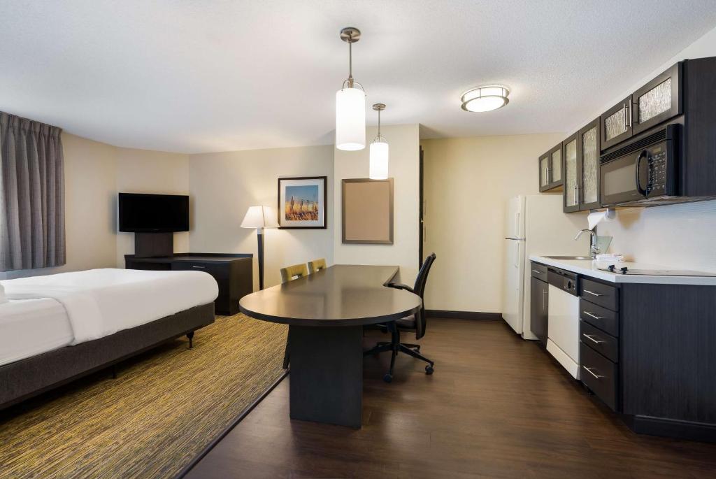 Sonesta Simply Suites Clearwater - Twee Queen Suite Met één Slaapkamer