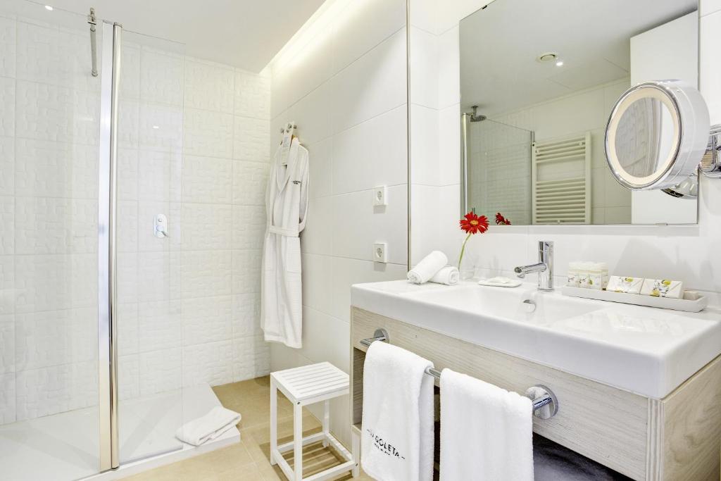 La Goleta Hotel de Mar - Adults Only - 标准房间与部分海景