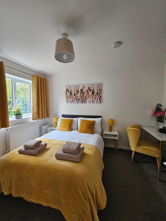 Katil atau katil-katil dalam bilik di One Bed Apartment Stevenage