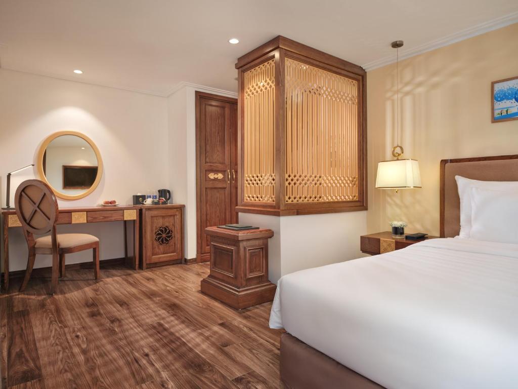 Suite có giường cỡ King với ban công