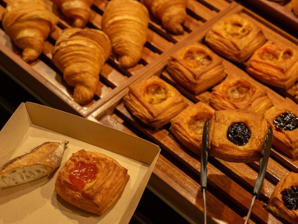 ホテルの敷地内または近くでの食事または食べ物