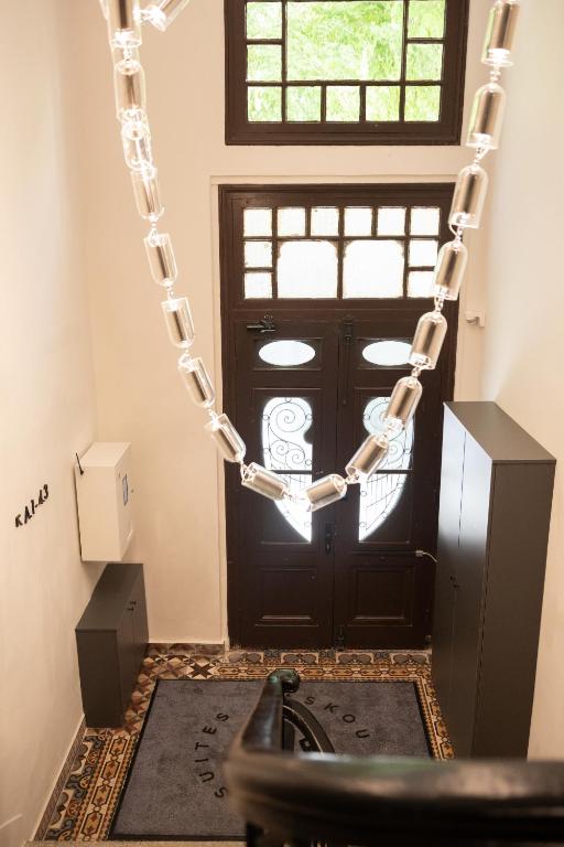 Taskou Luxury Suites - 15