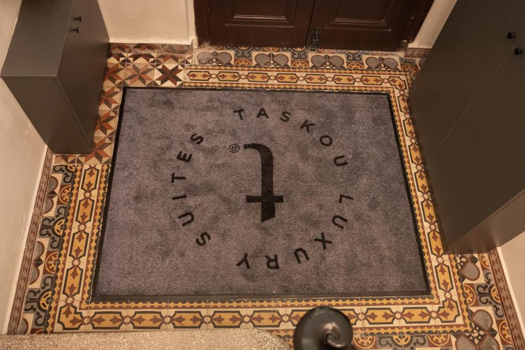 Taskou Luxury Suites - 16