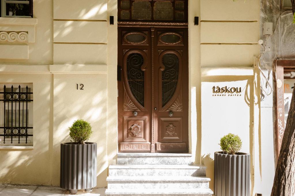 Taskou Luxury Suites - 19