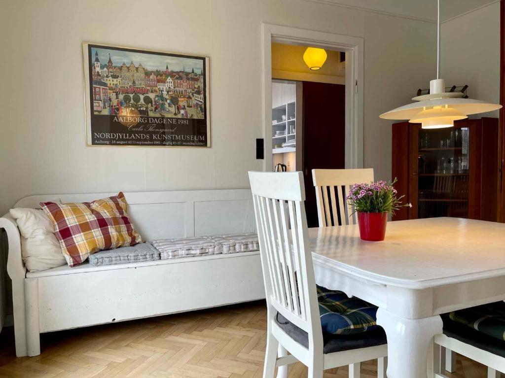 Posezení v ubytování Charming Holiday Apartment In Central Stege