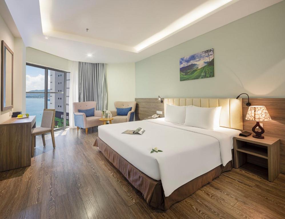 Phòng Giường Đôi/2 Giường Đơn Nhìn Ra Góc Biển