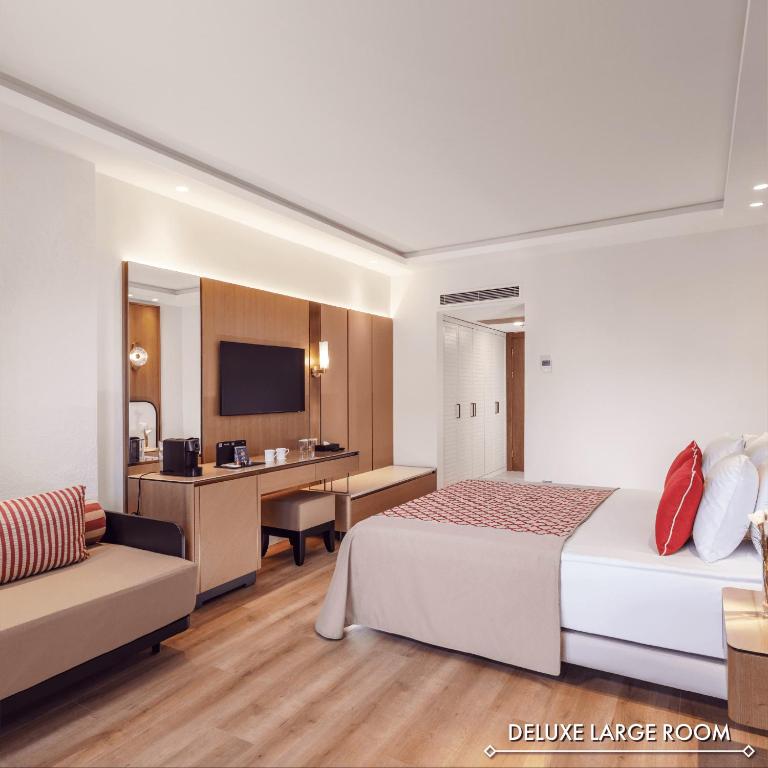 TV a/nebo společenská místnost v ubytování Akka Antedon Hotel - Premium Ultra All Inclusive