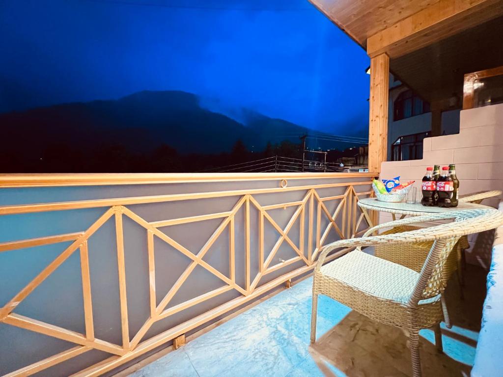 Nespecifikovaný výhled na hory nebo výhled na hory při pohledu z hotelu