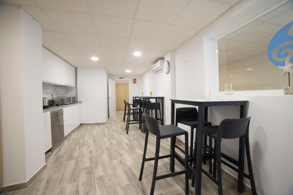 Kuchyň nebo kuchyňský kout v ubytování Hostal Altea Karma