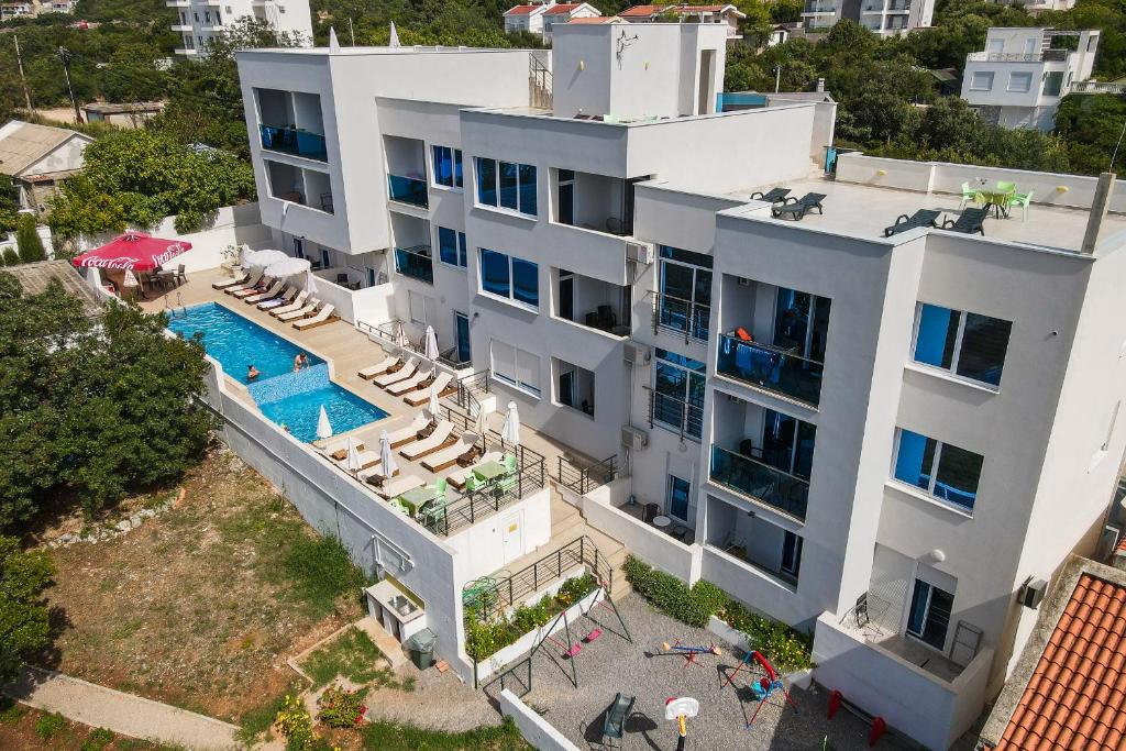 Bazén v ubytování Apartments Limunada nebo v jeho okolí