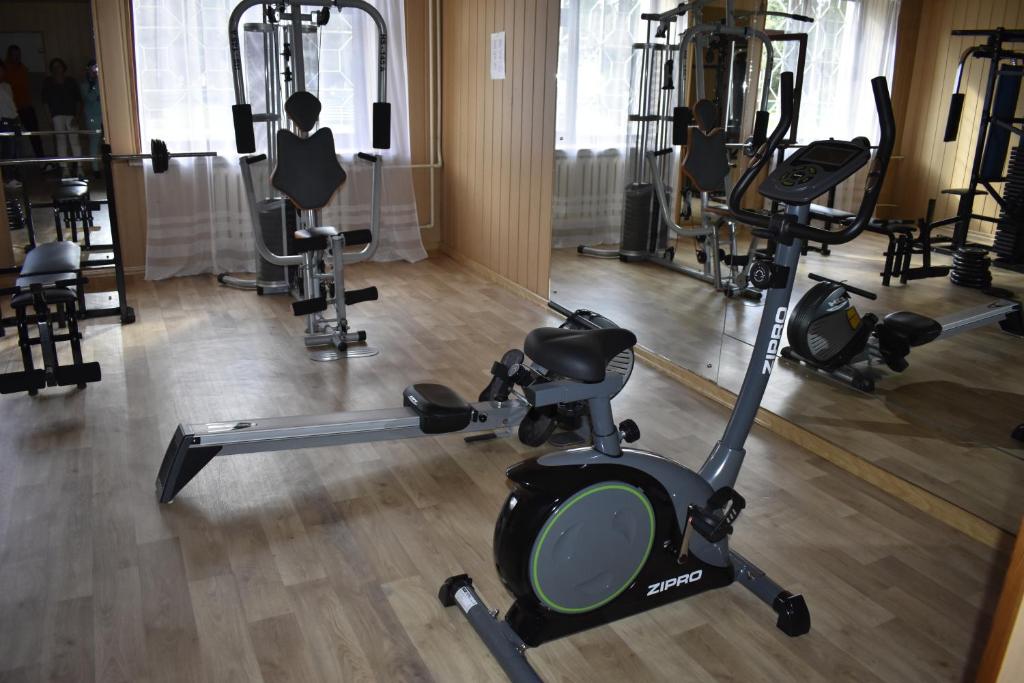 Fitness centrum a/nebo fitness zařízení v ubytování Ośrodek Wypoczynkowy Ania Dźwirzyno